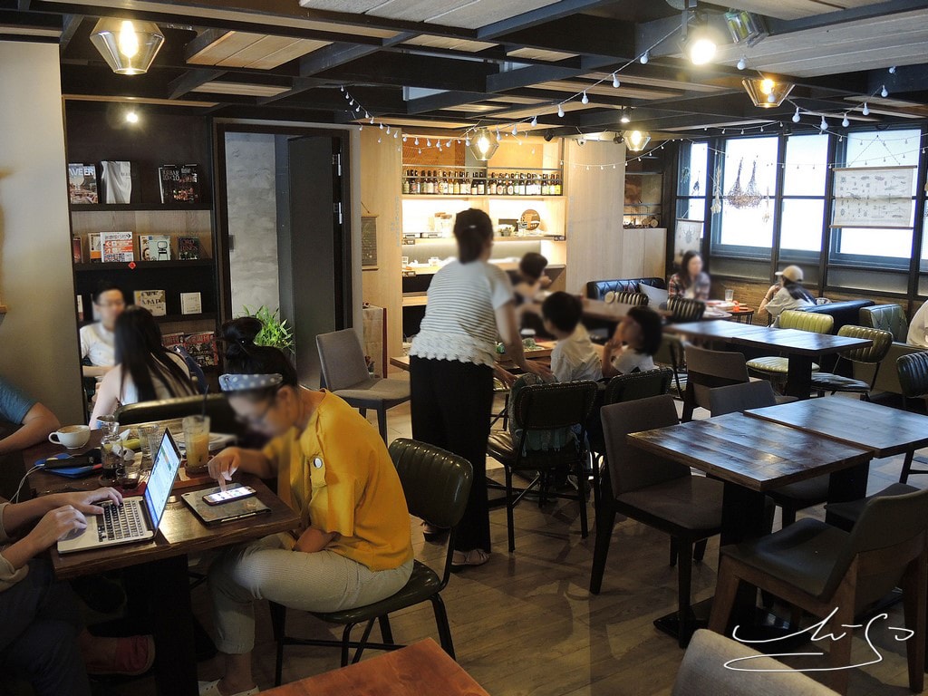 O.L.O CAFE (32).JPG