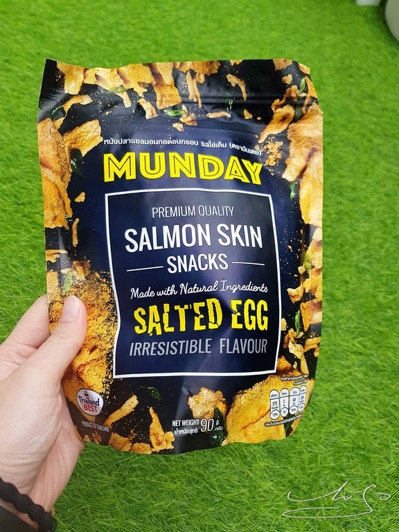 【MUNDAY】壽司職人酥炸鹹蛋黃鮭魚肚皮 (9).jpg
