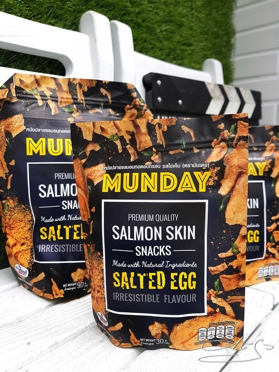 【MUNDAY】壽司職人酥炸鹹蛋黃鮭魚肚皮 (2).jpg
