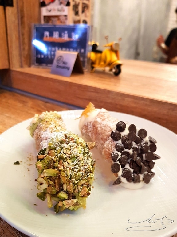 PAI PAI CANNOLI (4).jpg