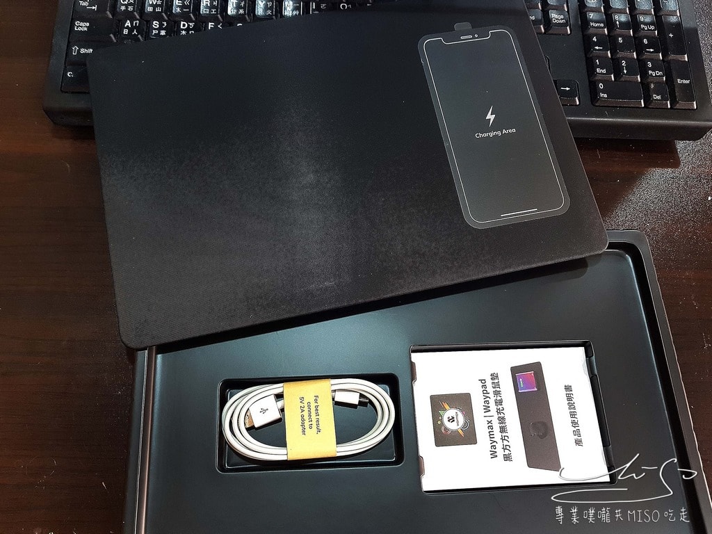 Waymax  Waypad 黑方方無線充電滑鼠墊 (7).jpg