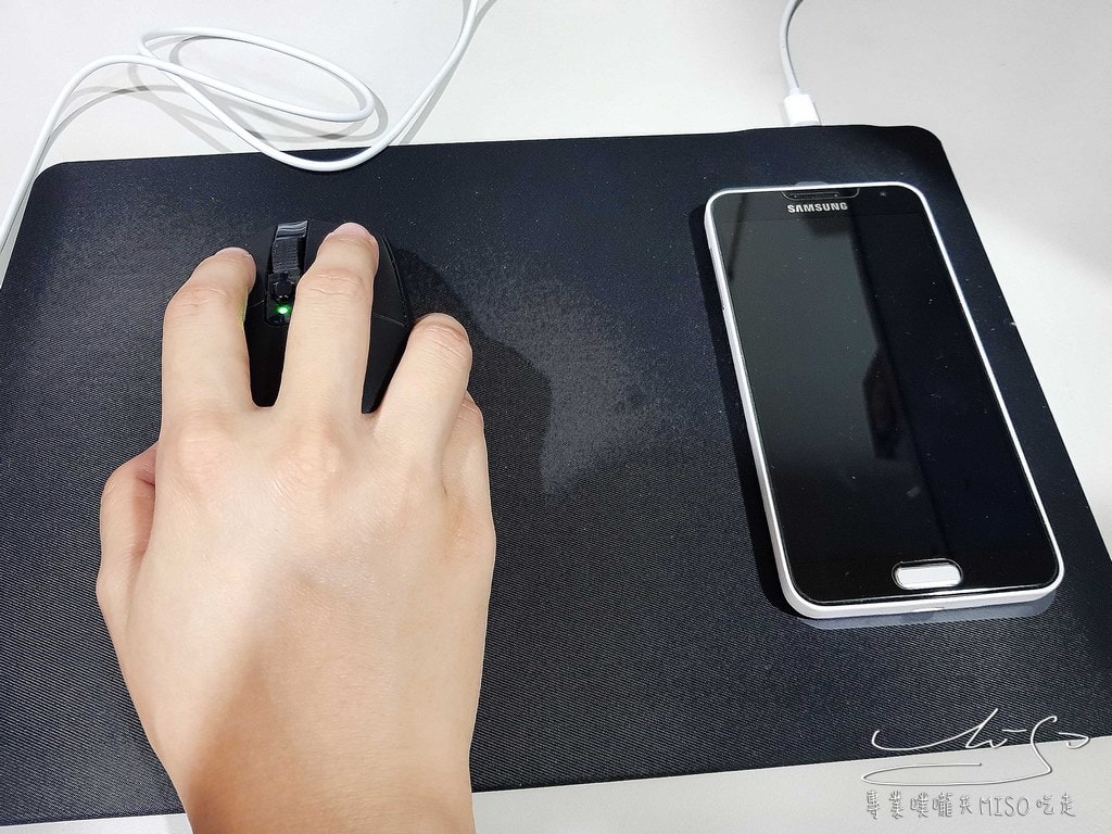 Waymax  Waypad 黑方方無線充電滑鼠墊 (11).jpg
