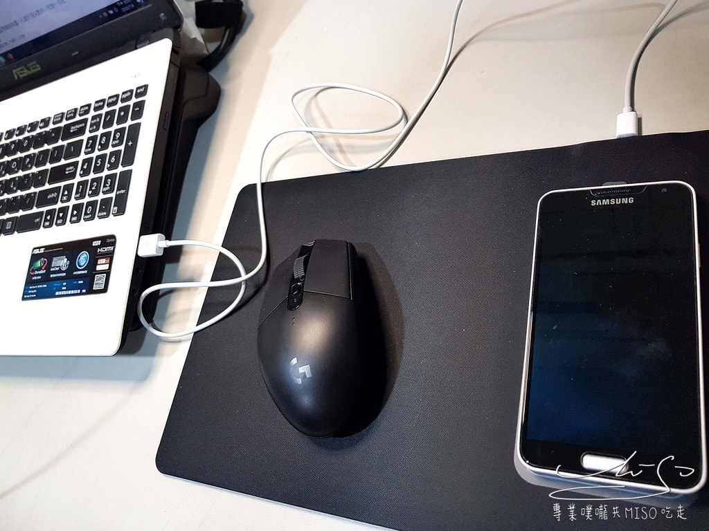 Waymax  Waypad 黑方方無線充電滑鼠墊 (15).jpg