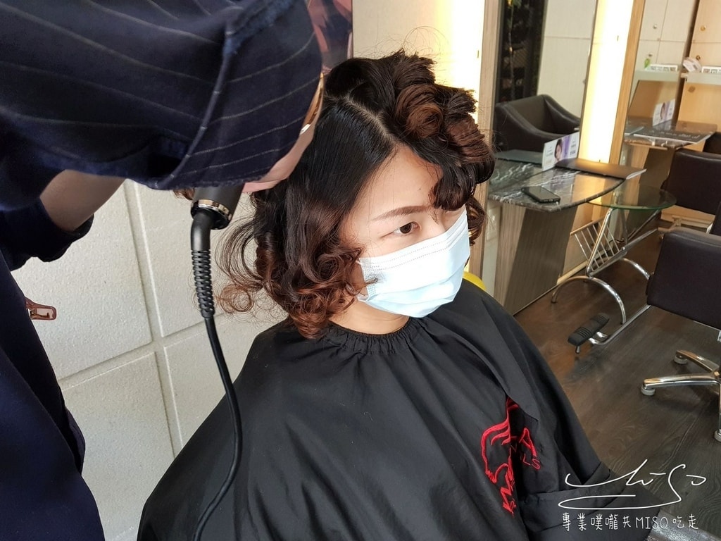 209 HAIR STYLIST 中正店 新店美髮推薦 專業噗嚨共MISO吃走 (25).jpg