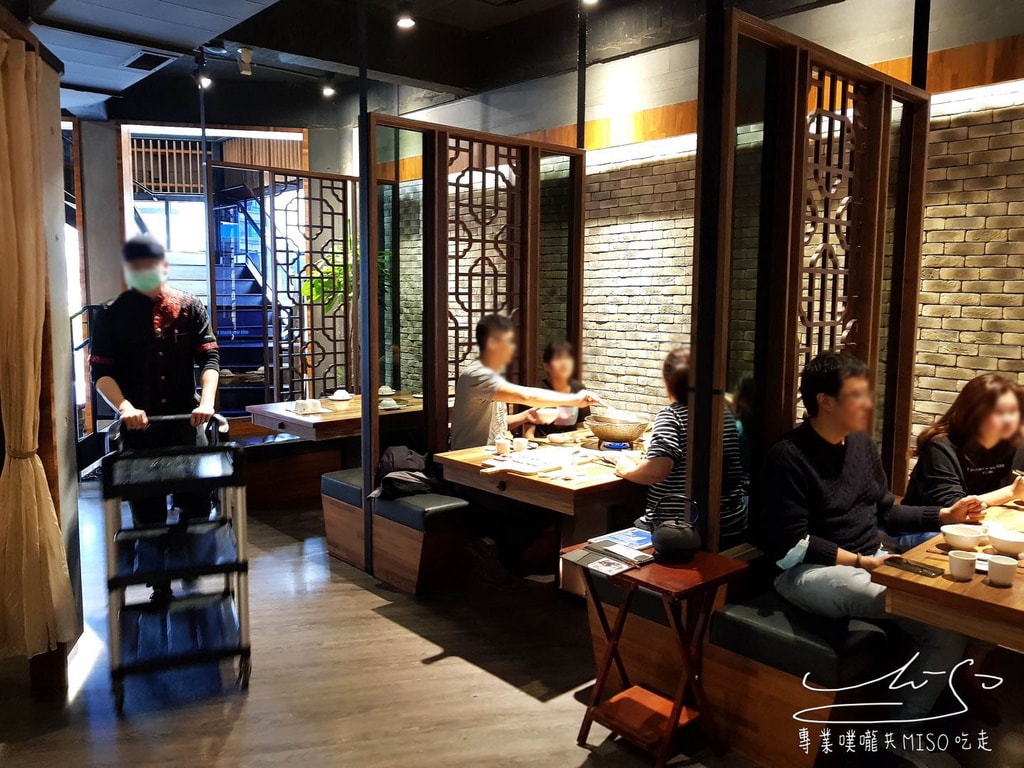 岩漿火鍋經國店 新竹美食 新竹火鍋推薦 專業噗嚨共MISO吃走 (10).jpg