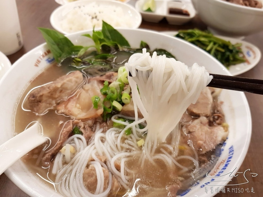 誠記越南麵食館慶城店 河粉公司 松山美食 中葉噗嚨共MISO吃走 (23).jpg