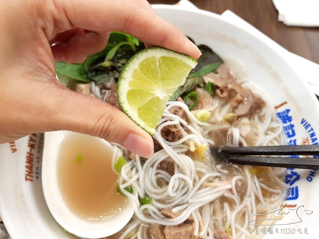 誠記越南麵食館慶城店 河粉公司 松山美食 中葉噗嚨共MISO吃走 (33).jpg