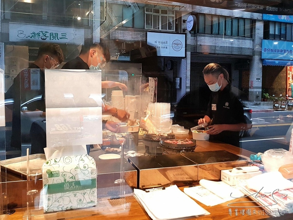 米炭火燒肉小酒館中和店 中永和外帶燒肉便當推薦 專業噗嚨共MISO吃走 (3).jpg