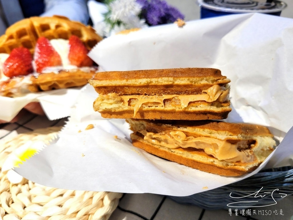 翻白眼鬆餅桃園旗艦店 桃園下午茶 桃園美食 專業噗嚨共MISO吃走 (14).jpg