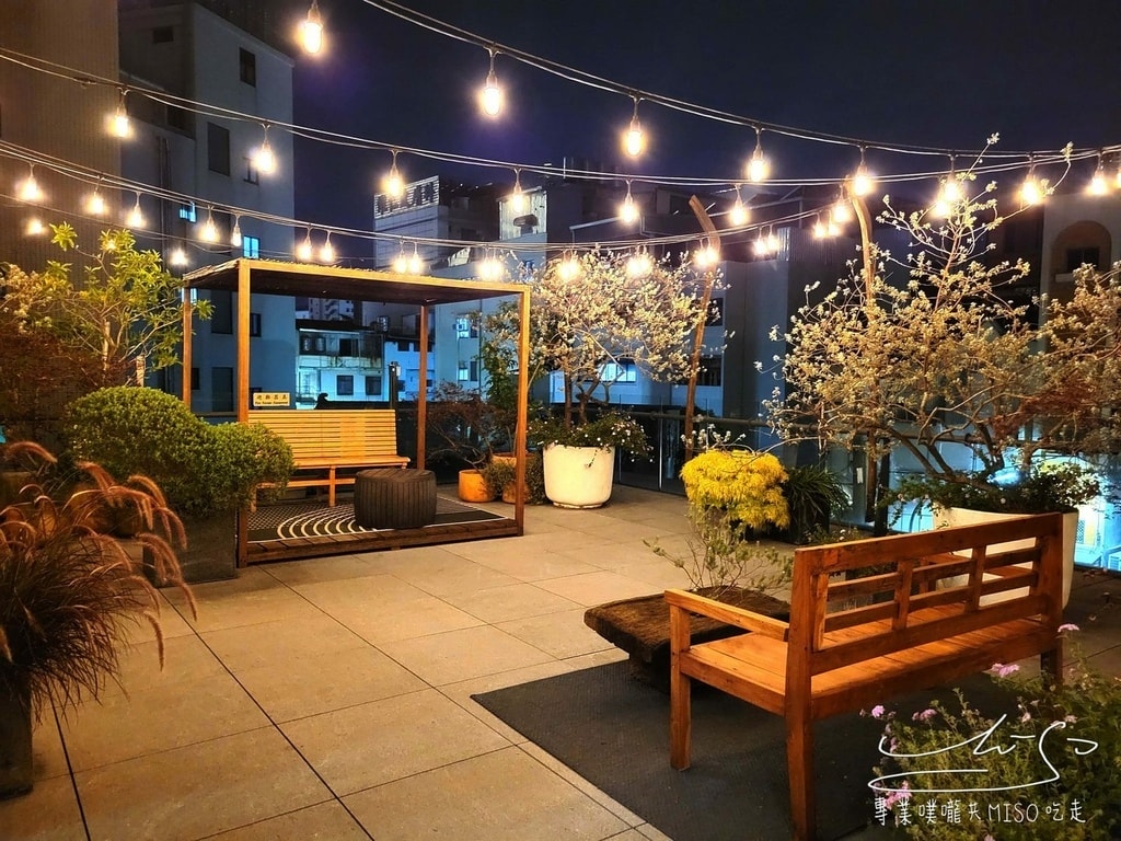 U.I.J Hotel _ Hostel - 友愛街旅館 台南住宿推薦 專業噗嚨共MISO吃走 (40).jpg