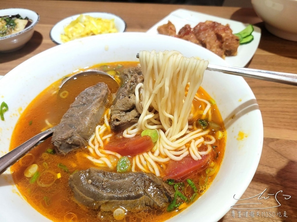 良品牛肉麵 台北車站美食 補習晚餐 台北必吃 專業噗嚨共MISO吃走 (18).jpg