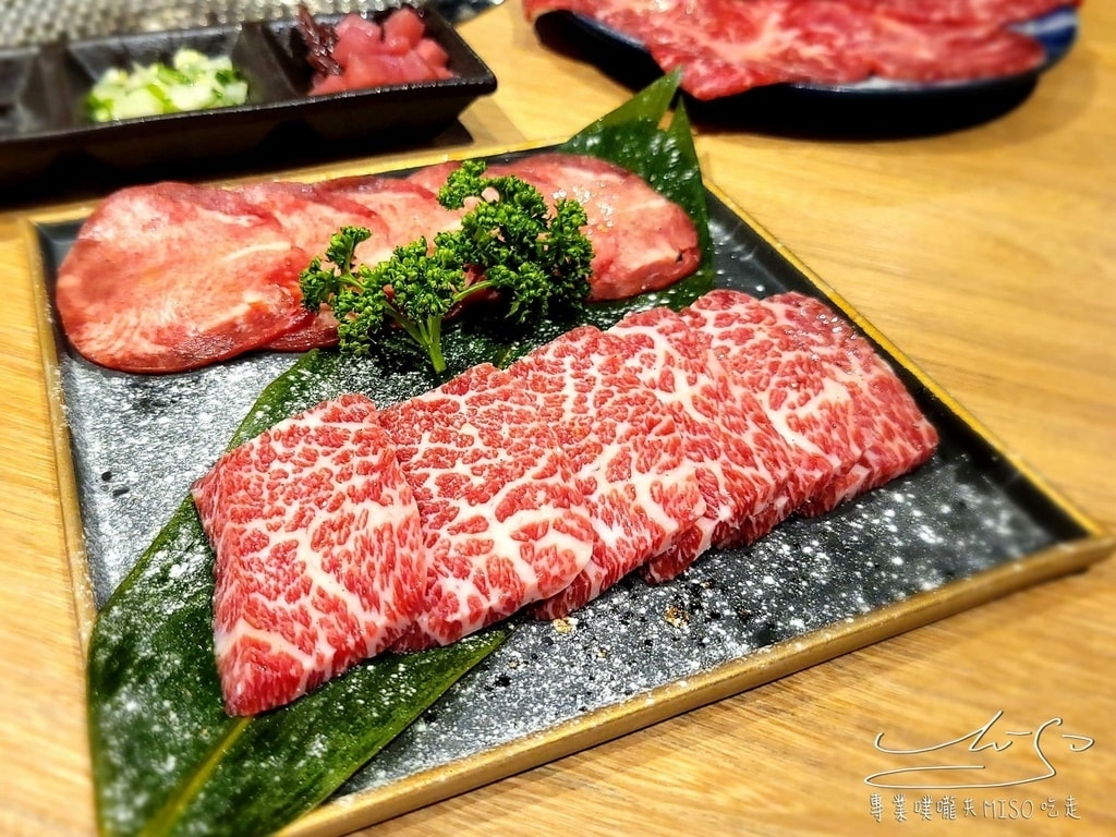 淡定人生炭火燒肉小酒館 板橋必吃燒肉 聚餐首選餐廳 專業噗嚨共MISO吃走 (4).jpg