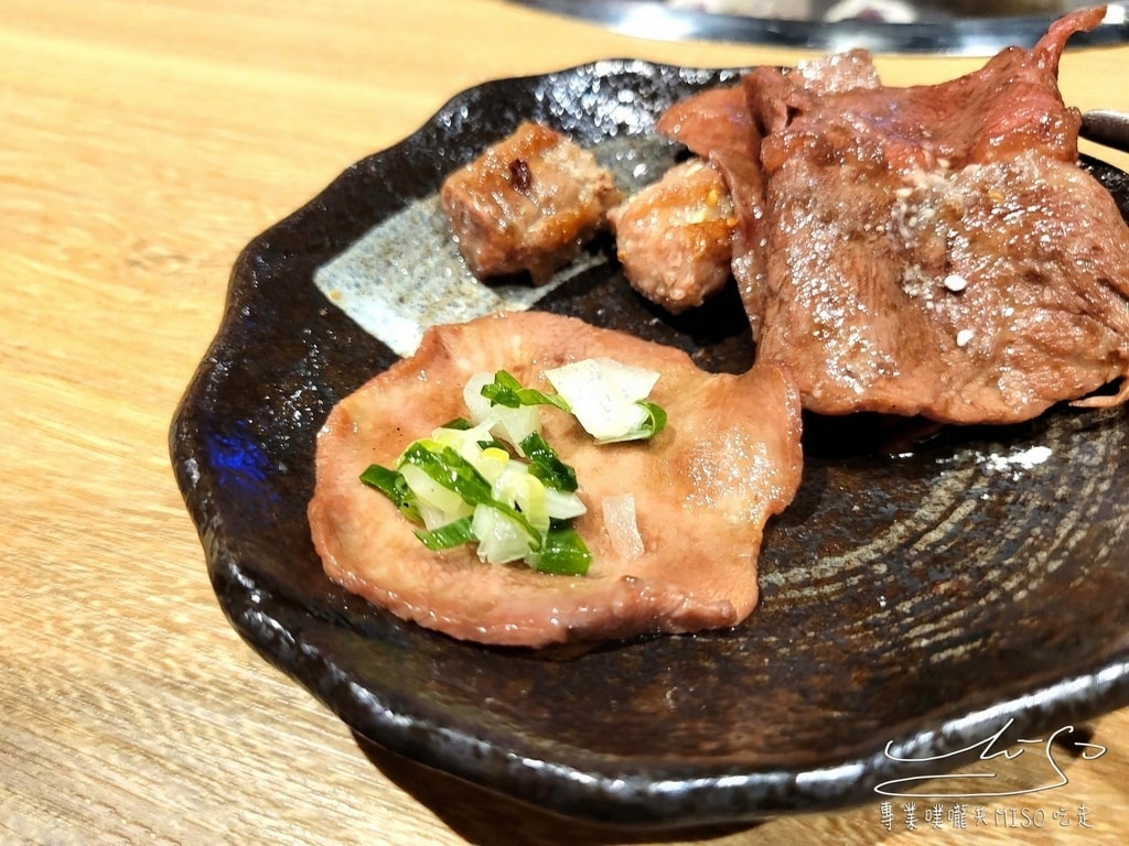 淡定人生炭火燒肉小酒館 板橋必吃燒肉 聚餐首選餐廳 專業噗嚨共MISO吃走 (29).jpg