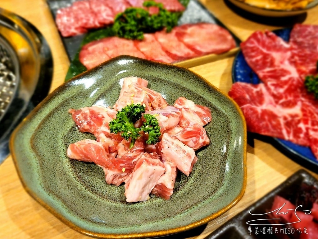 淡定人生炭火燒肉小酒館 板橋必吃燒肉 聚餐首選餐廳 專業噗嚨共MISO吃走 (8).jpg