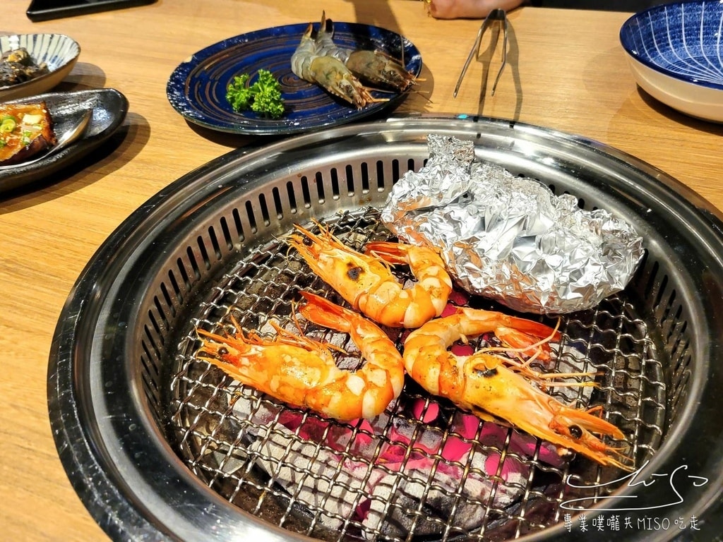 淡定人生炭火燒肉小酒館 板橋必吃燒肉 聚餐首選餐廳 專業噗嚨共MISO吃走 (31).jpg