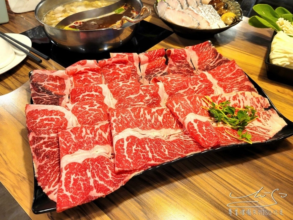 燙燙極緻涮涮鍋 永和店 永和火鍋 肉量多高CP值 專業噗嚨共MISO吃走 (15).jpg