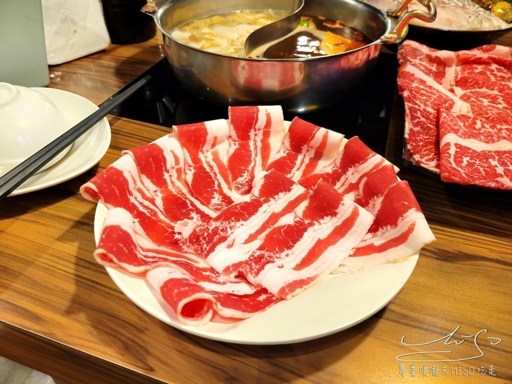 燙燙極緻涮涮鍋 永和店 永和火鍋 肉量多高CP值 專業噗嚨共MISO吃走 (16).jpg