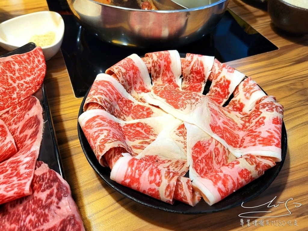 燙燙極緻涮涮鍋 永和店 永和火鍋 肉量多高CP值 專業噗嚨共MISO吃走 (24).jpg