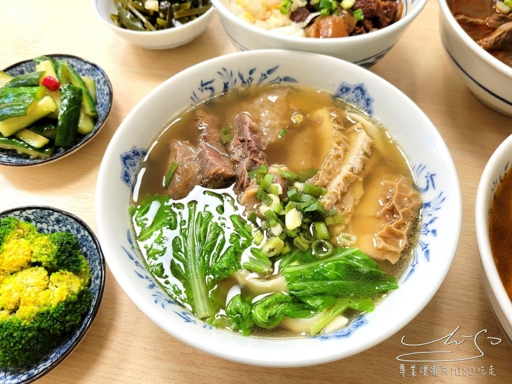 牛香原汁牛肉麵 永和牛肉麵推薦 頂溪美食 豆漿紅茶免費喝 專業噗嚨共MISO吃走 (12).jpg