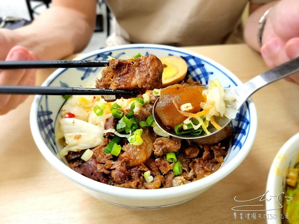 牛香原汁牛肉麵 永和牛肉麵推薦 頂溪美食 豆漿紅茶免費喝 專業噗嚨共MISO吃走 (26).jpg