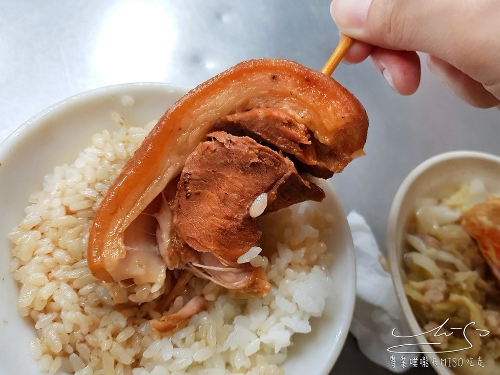 魚市場爌肉飯 彰化爌肉飯推薦 彰化排隊美食 專業噗嚨共MISO吃走 (16).jpg