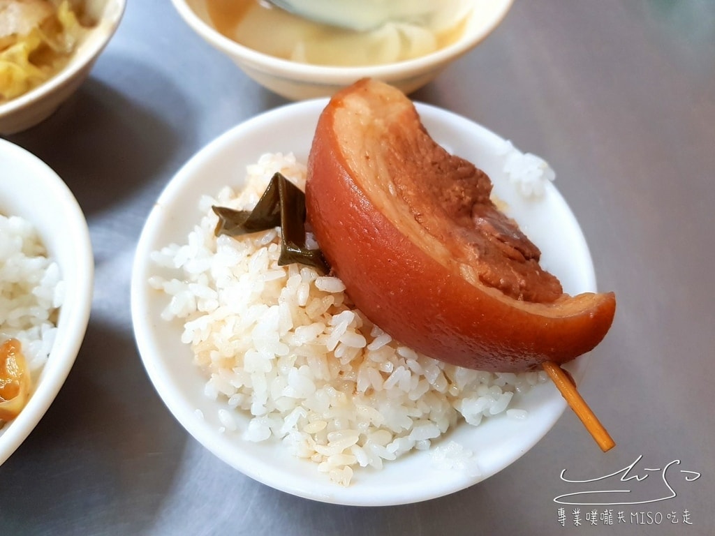 魚市場爌肉飯 彰化爌肉飯推薦 彰化排隊美食 專業噗嚨共MISO吃走 (12).jpg