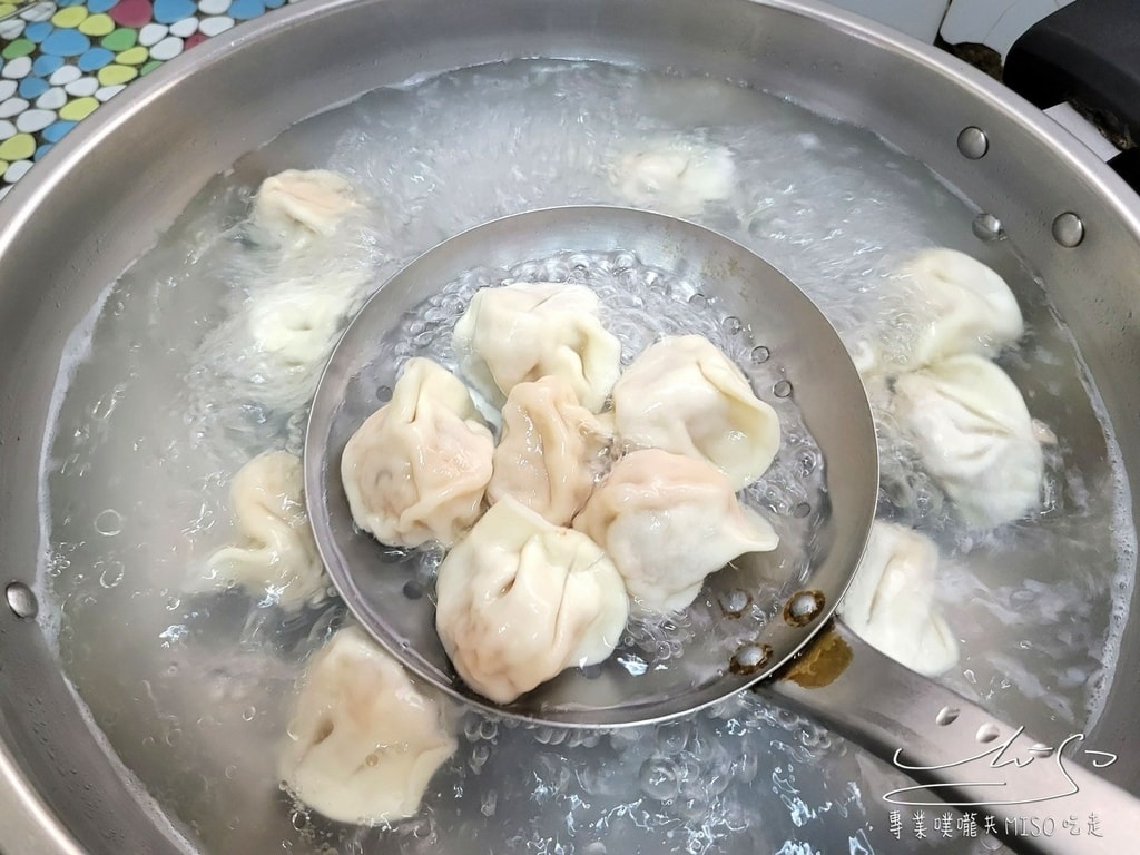 英知味濃湯水餃 宅配美食 宵夜推薦懶人水餃 鮮蝦水餃 剝皮辣椒水餃 開箱 專業噗嚨共MISO_21.jpg