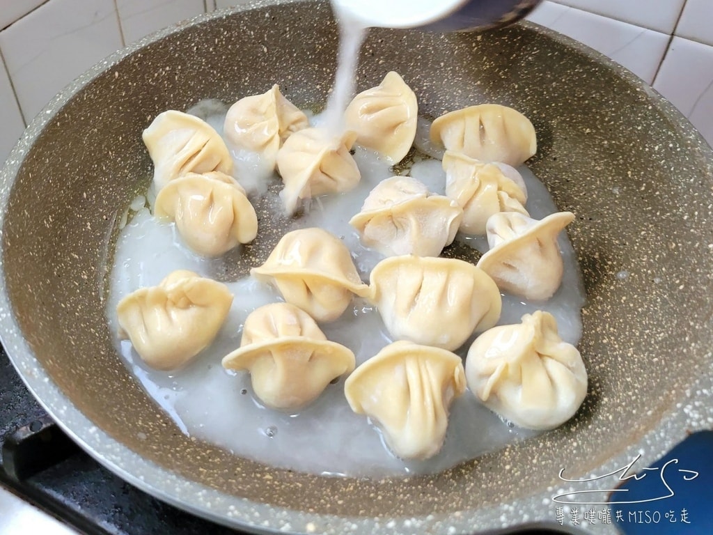 英知味濃湯水餃 宅配美食 宵夜推薦懶人水餃 鮮蝦水餃 剝皮辣椒水餃 開箱 專業噗嚨共MISO_9.jpg