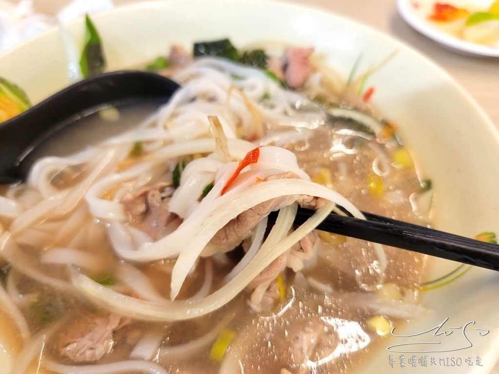 霜 越南河粉 忠孝復興美食 東區美食 SOGO午餐 忠孝復興午餐 專業噗嚨共MISO吃走 (9).jpg