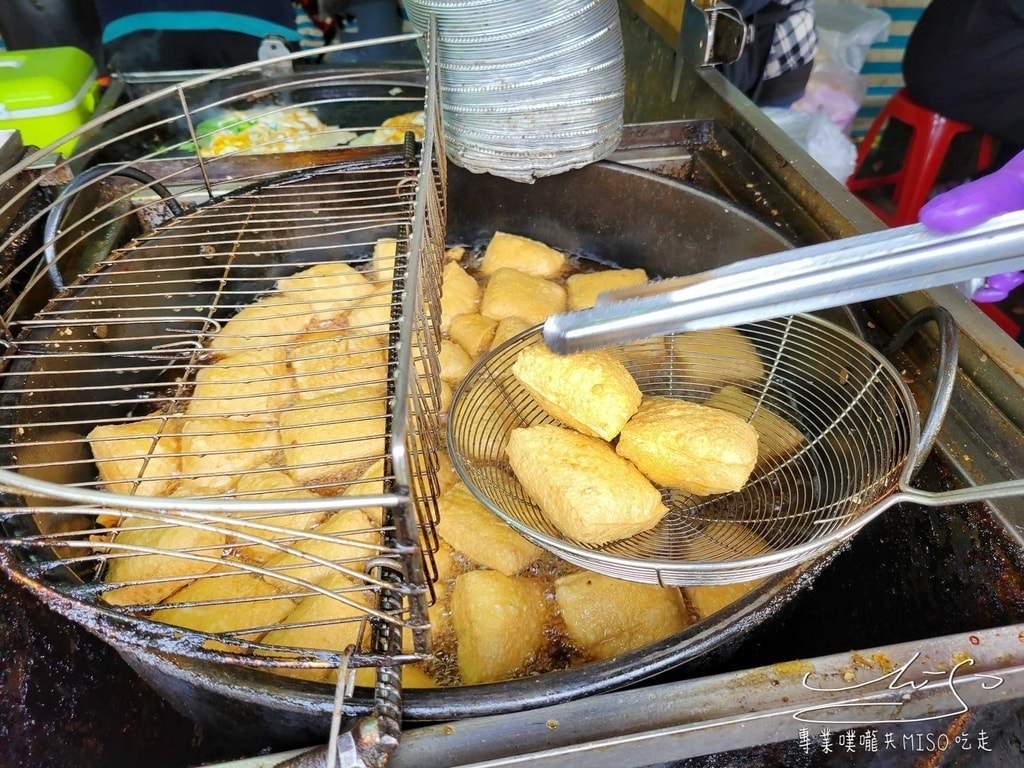 虎頭山小吃 明倫三聖宮九龍噴泉前臭豆腐 桃園美食 桃園虎頭山美食 專業噗嚨共MISO吃走 (3).jpg