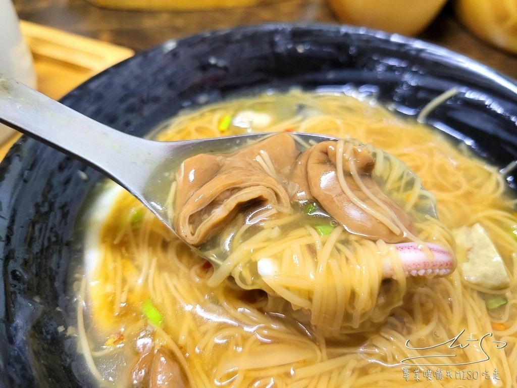 賴桑透抽蚵仔麵線 萬華美食 龍山寺美食推薦 雞排 佛跳牆推薦 專業噗嚨共MISO吃走 (17).jpg