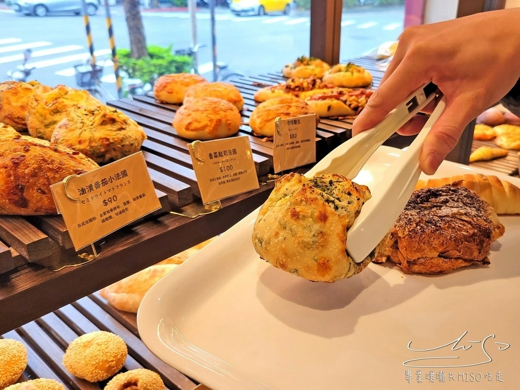 Boulangerie et café Main Mano - 曼瑪儂 松山區咖啡廳 松山美食推薦 日本來的麵包 專業噗嚨共MISO吃走 (17).jpg