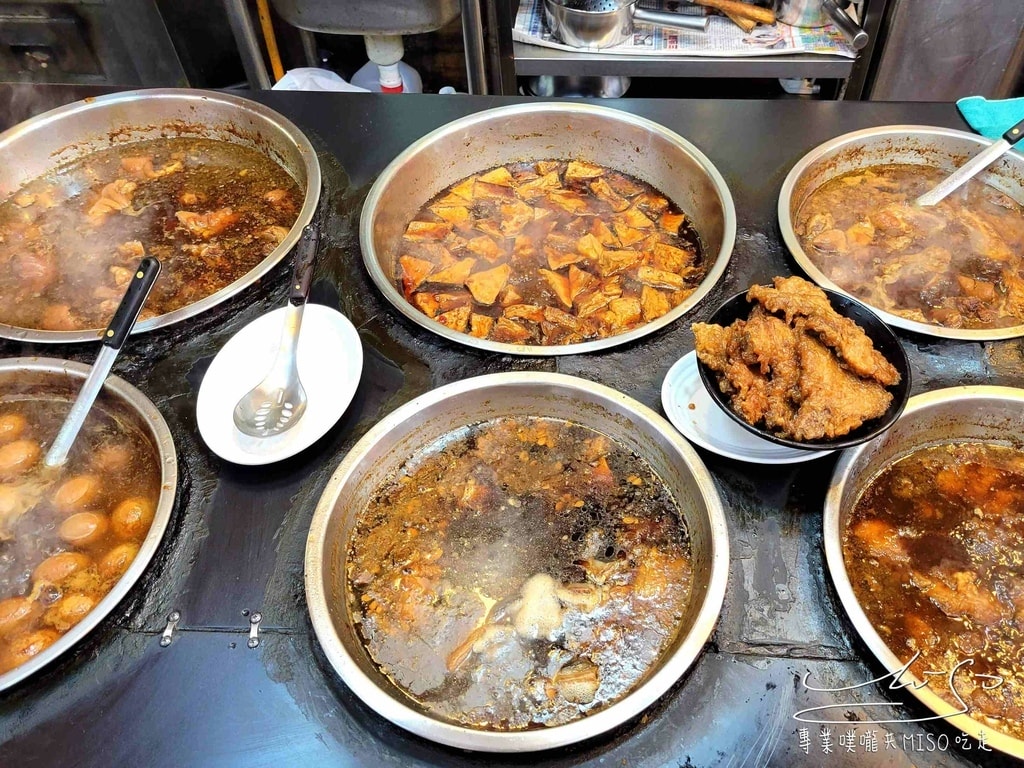 阿鴻知高飯鱸魚湯 華西街夜市美食 梧州街觀光夜市美食 艋舺夜市美食 廣州街夜市美食 萬華魯肉飯 萬華美食 龍山寺美食 專業噗嚨共MISO吃走 (8).jpg