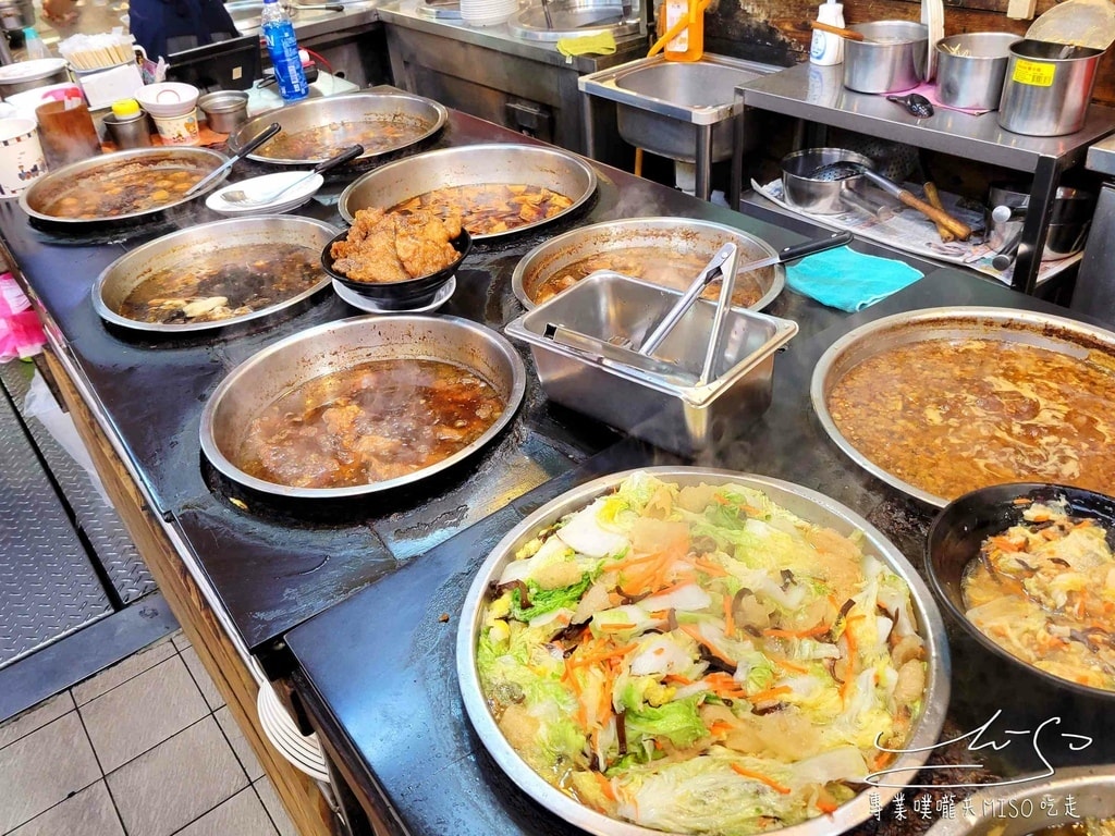 阿鴻知高飯鱸魚湯 華西街夜市美食 梧州街觀光夜市美食 艋舺夜市美食 廣州街夜市美食 萬華魯肉飯 萬華美食 龍山寺美食 專業噗嚨共MISO吃走 (9).jpg