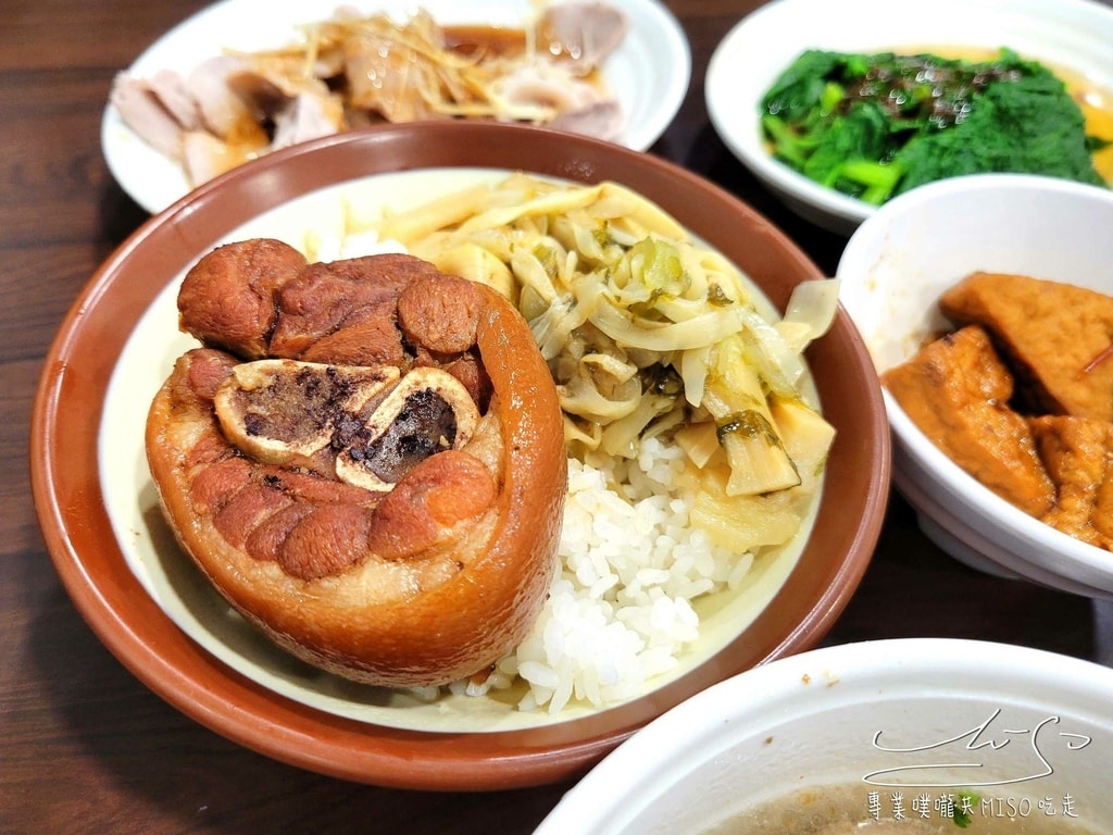 阿鴻知高飯鱸魚湯 華西街夜市美食 梧州街觀光夜市美食 艋舺夜市美食 廣州街夜市美食 萬華魯肉飯 萬華美食 龍山寺美食 專業噗嚨共MISO吃走 (18).jpg