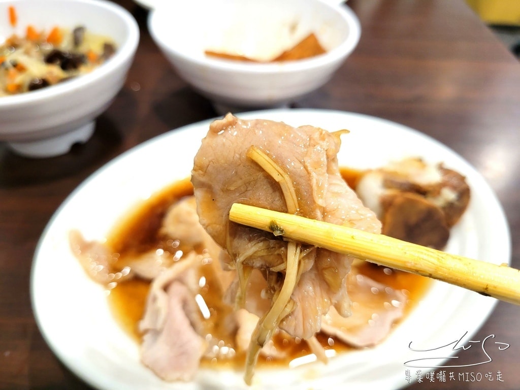 阿鴻知高飯鱸魚湯 華西街夜市美食 梧州街觀光夜市美食 艋舺夜市美食 廣州街夜市美食 萬華魯肉飯 萬華美食 龍山寺美食 專業噗嚨共MISO吃走 (28).jpg