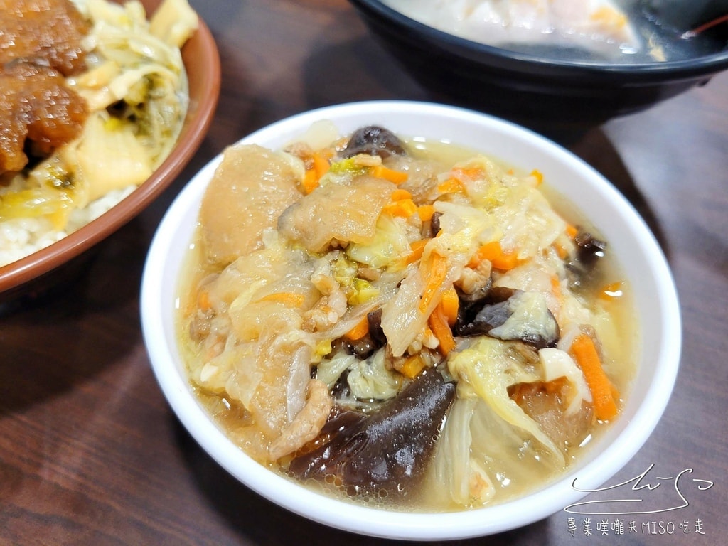 阿鴻知高飯鱸魚湯 華西街夜市美食 梧州街觀光夜市美食 艋舺夜市美食 廣州街夜市美食 萬華魯肉飯 萬華美食 龍山寺美食 專業噗嚨共MISO吃走 (15).jpg