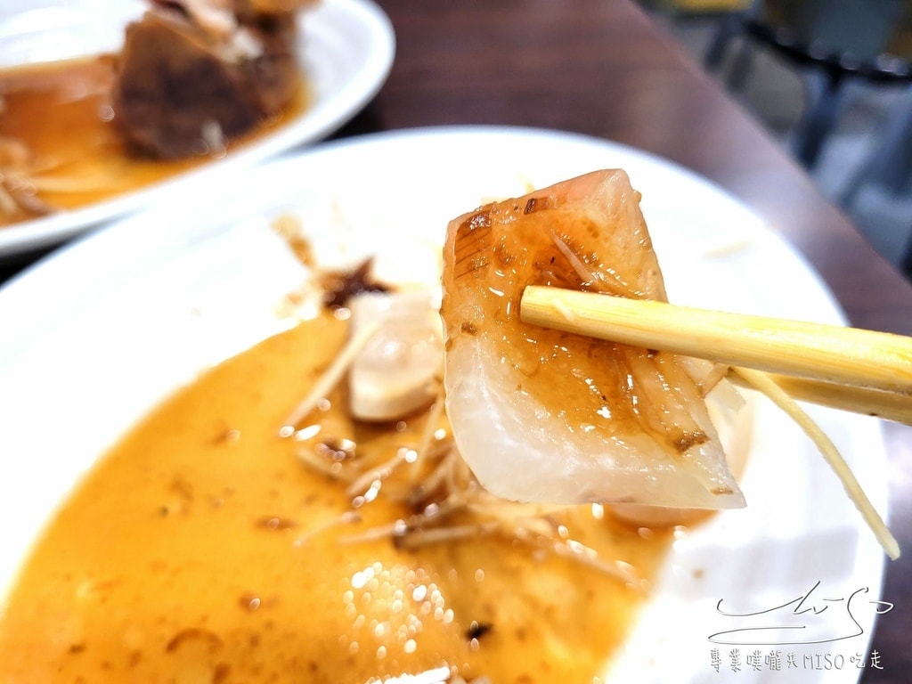 阿鴻知高飯鱸魚湯 華西街夜市美食 梧州街觀光夜市美食 艋舺夜市美食 廣州街夜市美食 萬華魯肉飯 萬華美食 龍山寺美食 專業噗嚨共MISO吃走 (29).jpg