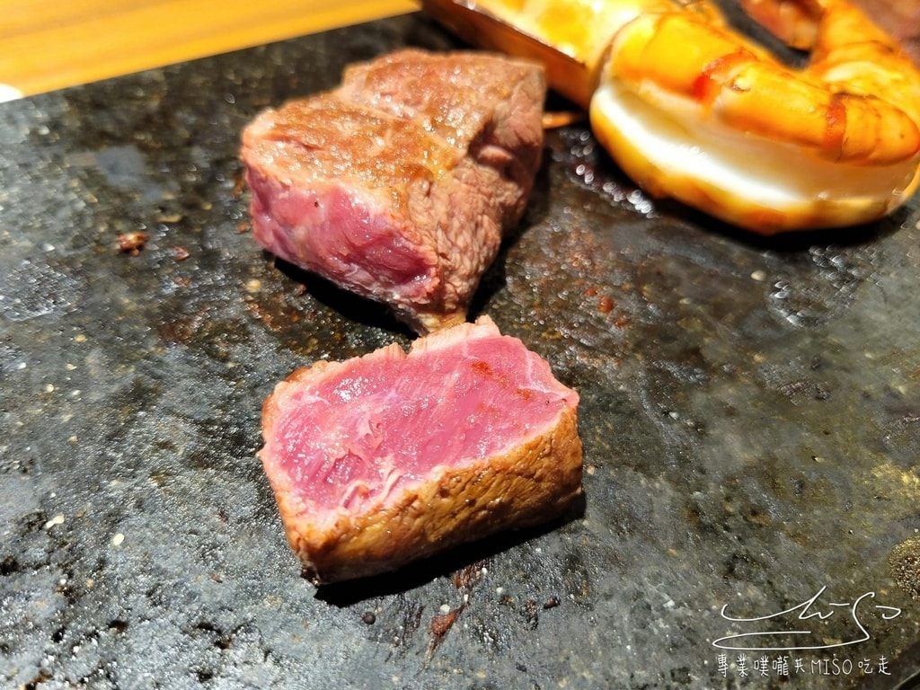 洋石岩燒牛排 Young Stone Steak House 台北東區牛排 自助吧吃到飽 台北岩燒牛排推薦 專業噗嚨共MISO吃走 (33).jpg