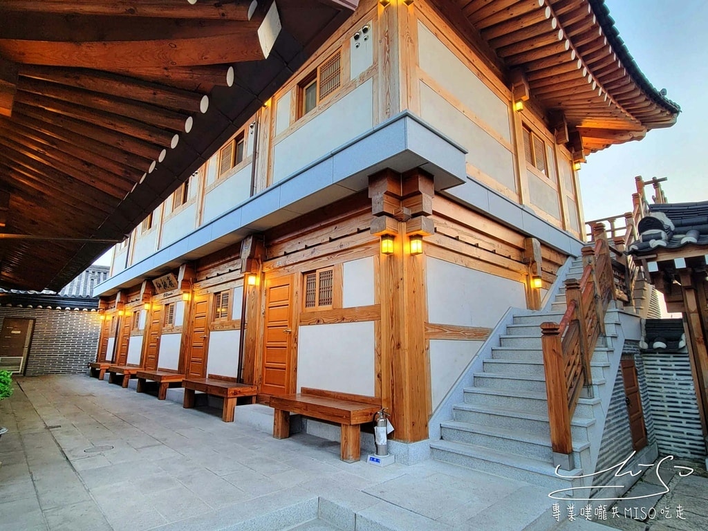 皇南館韓屋民宿 慶州韓屋住宿推薦Hwangnamguan Hanok Village %26; Hotel 專業噗嚨共MISO吃走 (16).jpg