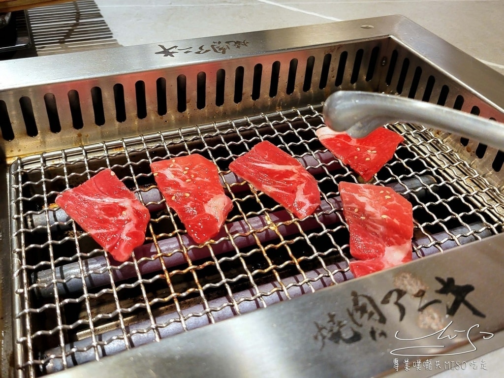 燒肉老大アニキ-燒肉Aniki板橋府中店 板橋個人燒肉 小蒙牛燒肉品牌 板橋燒肉推薦 專業噗嚨共MISO吃走 (37).jpg