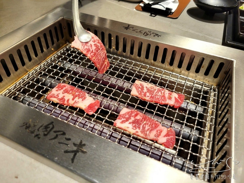 燒肉老大アニキ-燒肉Aniki板橋府中店 板橋個人燒肉 小蒙牛燒肉品牌 板橋燒肉推薦 專業噗嚨共MISO吃走 (36).jpg