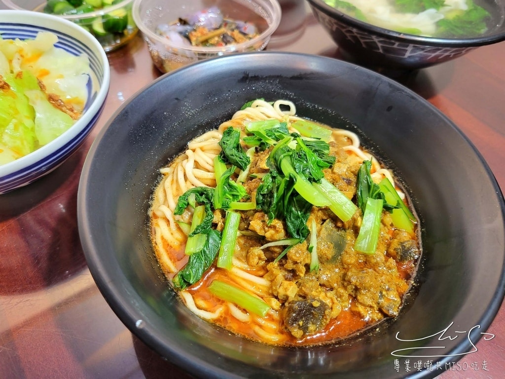 菱東方 中和炒飯 平民鼎泰豐 景平站美食 排骨蛋炒飯 專業噗嚨共MISO吃走 (11).jpg