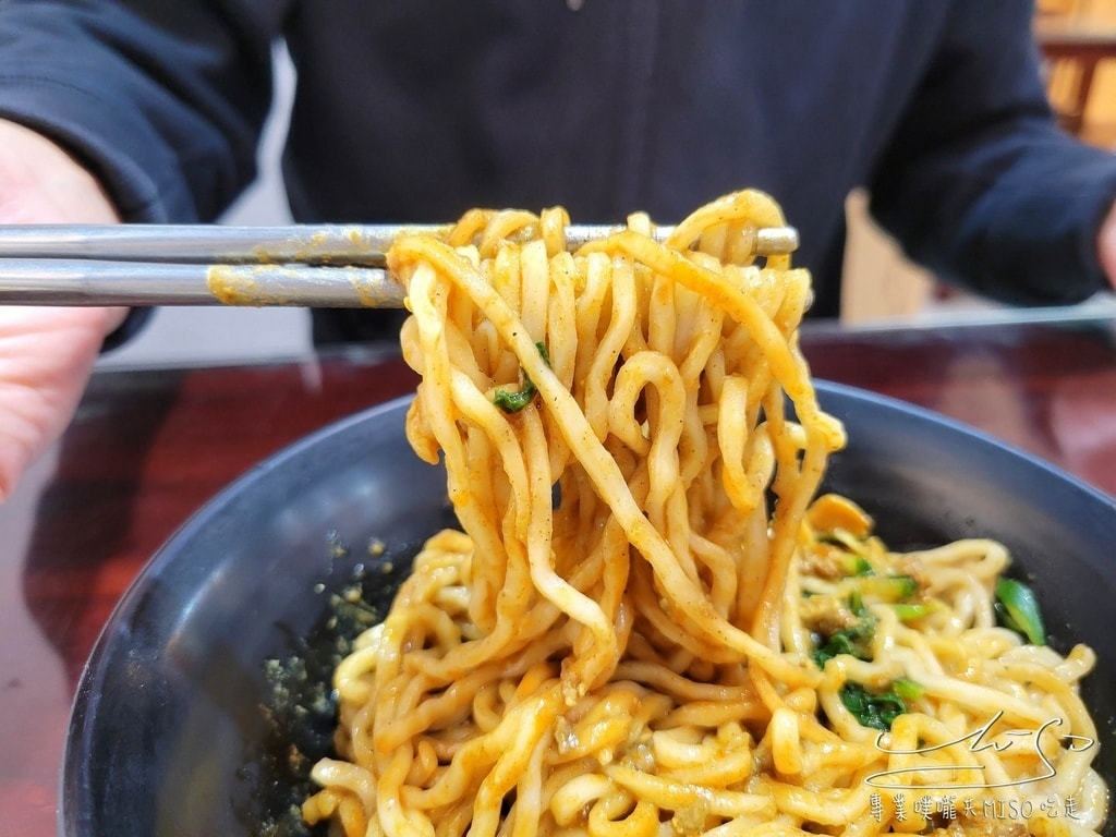 菱東方 中和炒飯 平民鼎泰豐 景平站美食 排骨蛋炒飯 專業噗嚨共MISO吃走 (12).jpg