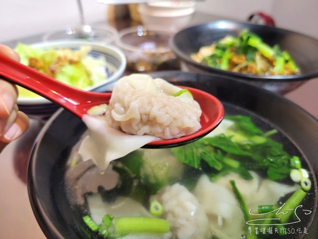 菱東方 中和炒飯 平民鼎泰豐 景平站美食 排骨蛋炒飯 專業噗嚨共MISO吃走 (15).jpg