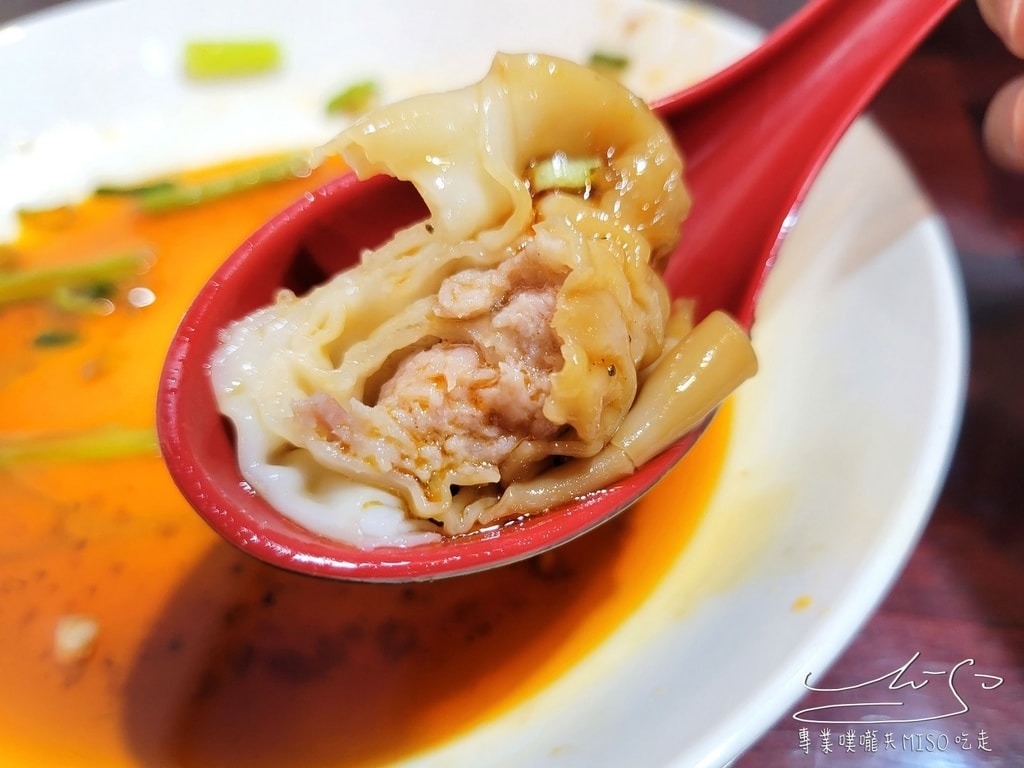 菱東方 中和炒飯 平民鼎泰豐 景平站美食 排骨蛋炒飯 專業噗嚨共MISO吃走 (17).jpg