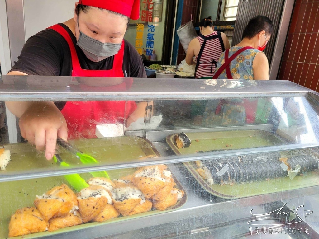 怡味餐店 花蓮美食 花蓮必吃 花蓮早餐推薦 脆皮炸蛋餅 專業噗嚨共MISO吃走 (3).jpg