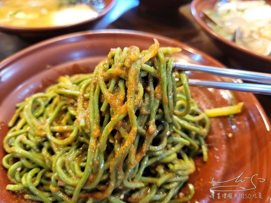 何家大碗公涼麵 善導寺美食 台北車站美食 台北涼麵 專業噗嚨共MISO吃走 (15).jpg