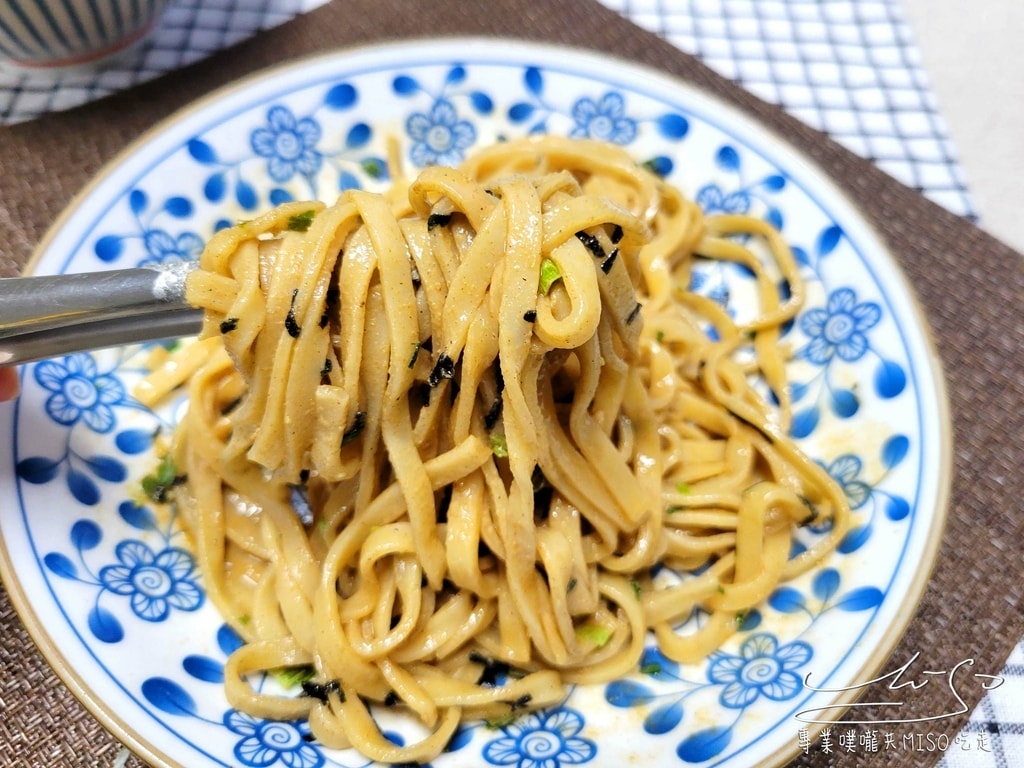 好市多開箱 雙月阿甘剝皮辣椒雞湯 雙月食品社 全家美食 雙月愛恨椒芝麵 專業噗嚨共MISO吃走 (19).jpg