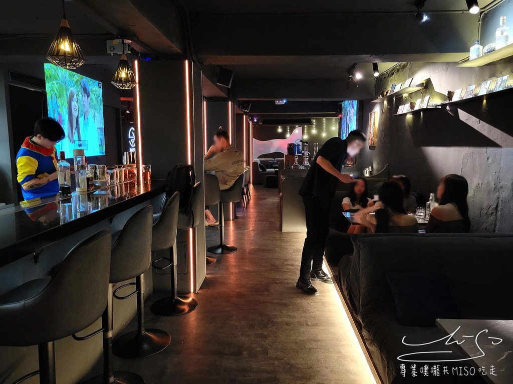 STEP ONE Taipei 忠孝復興酒吧 東區餐酒館 台北水煙 專業噗嚨共MISO吃走 (8).jpg